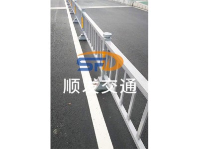 常規(guī)護(hù)欄